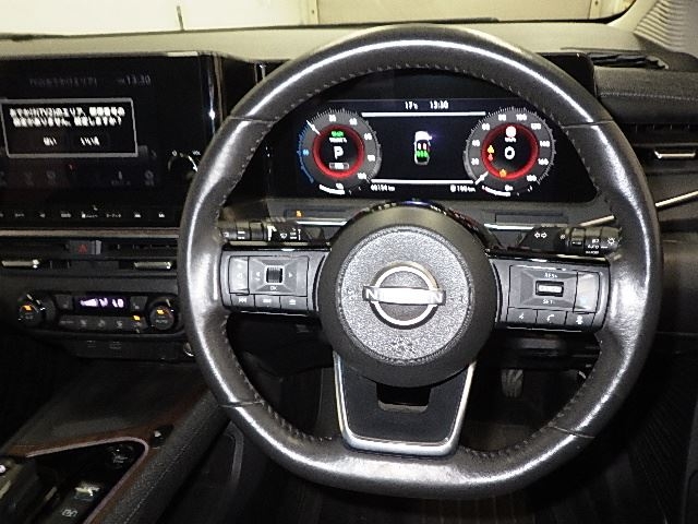 NISSAN AURA