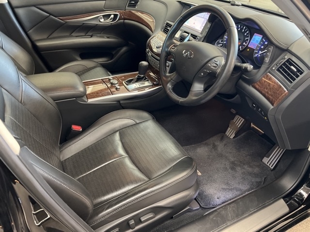 NISSAN FUGA