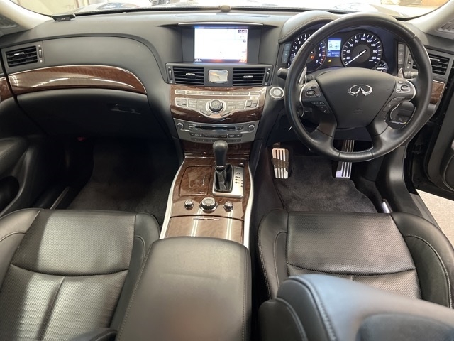 NISSAN FUGA