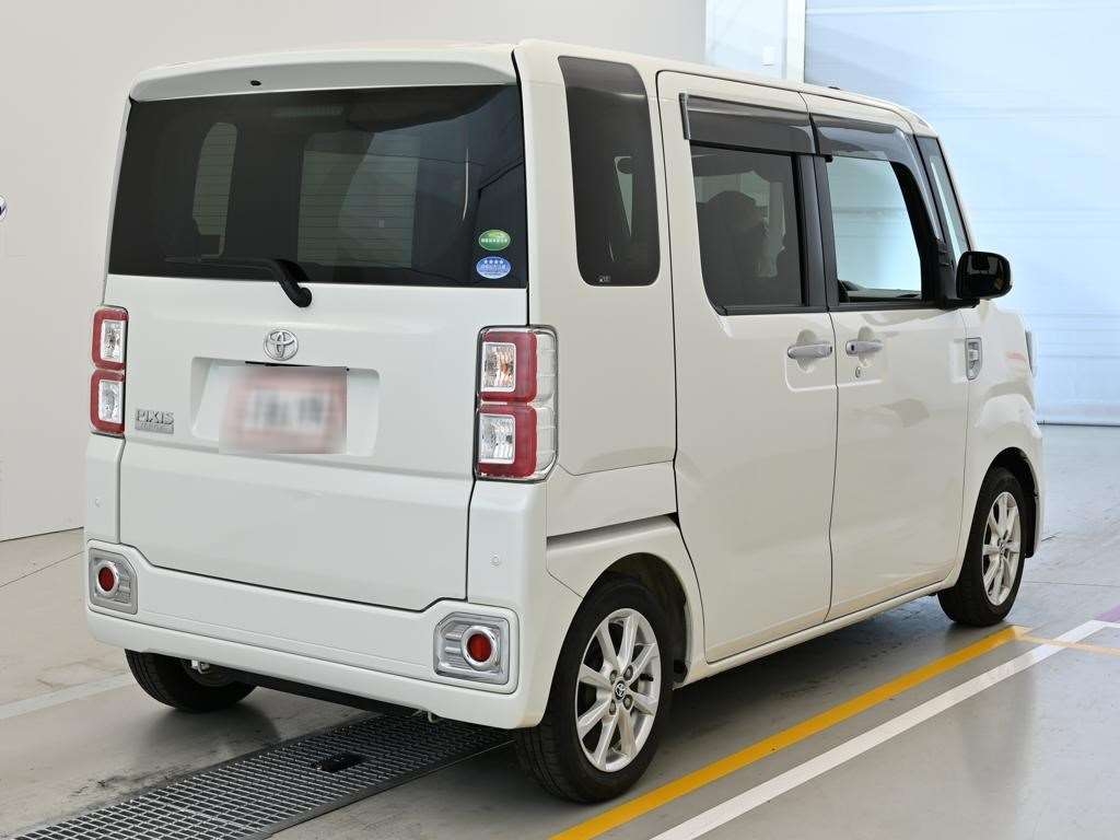 TOYOTA PIXIS MEGA