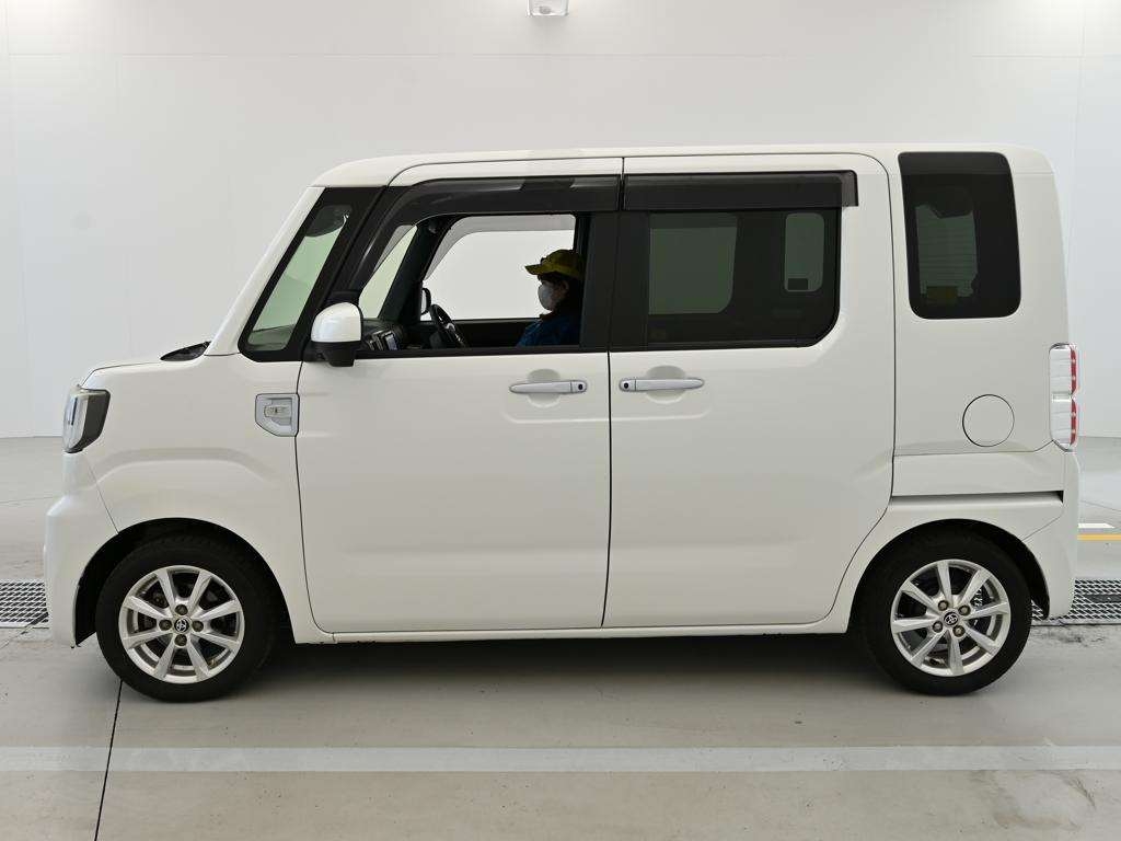 TOYOTA PIXIS MEGA
