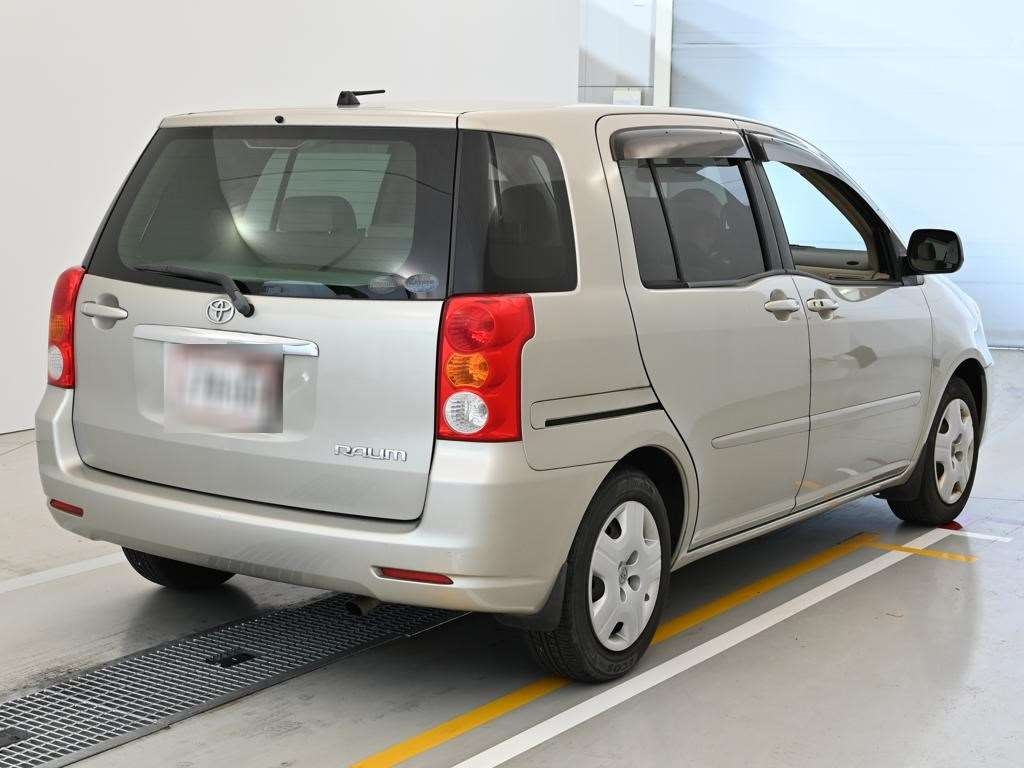 TOYOTA RAUM