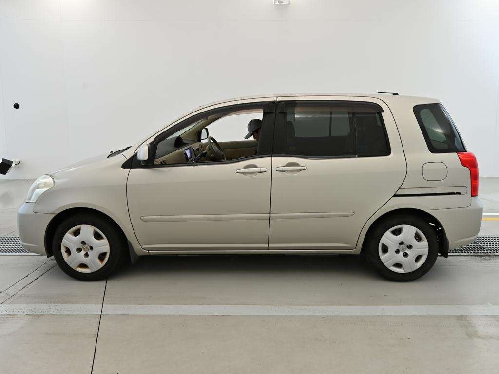TOYOTA RAUM