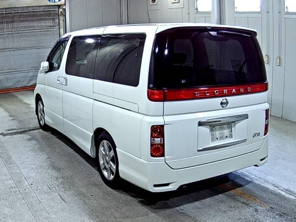 NISSAN ELGRAND