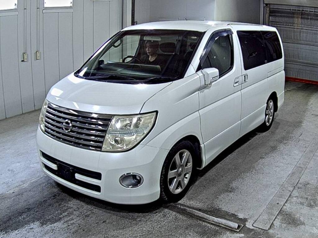 NISSAN ELGRAND