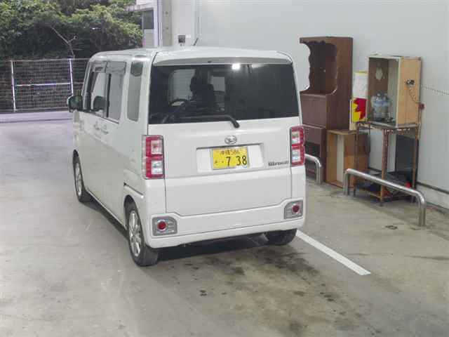 DAIHATSU WAKE