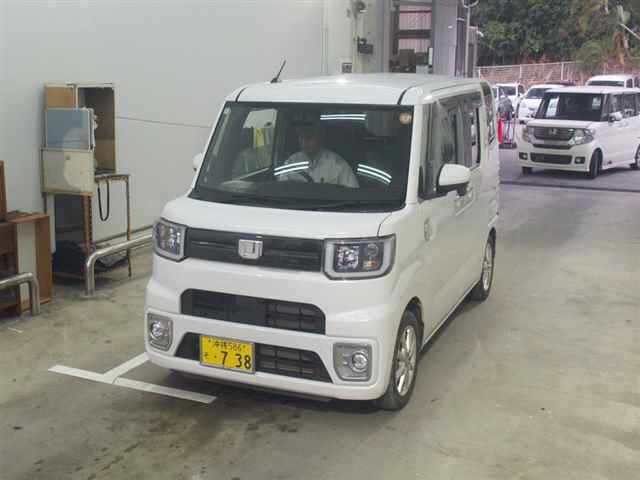DAIHATSU WAKE