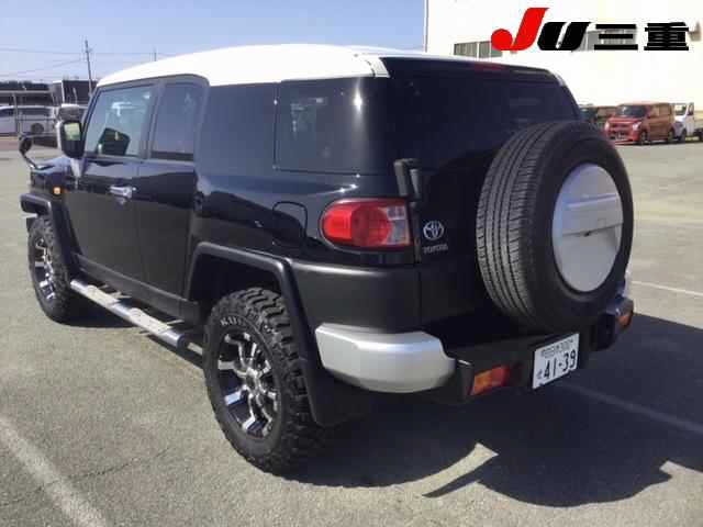 TOYOTA FJ CRUISER