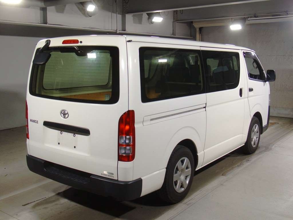 TOYOTA REGIUS ACE