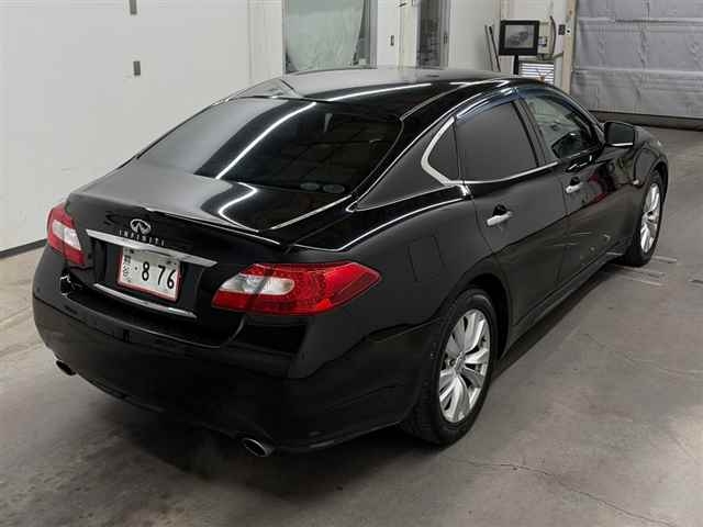 NISSAN FUGA