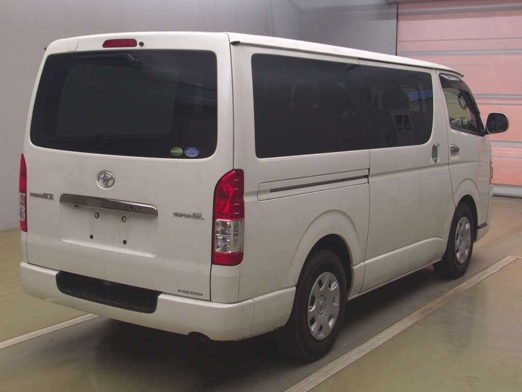 TOYOTA REGIUS ACE