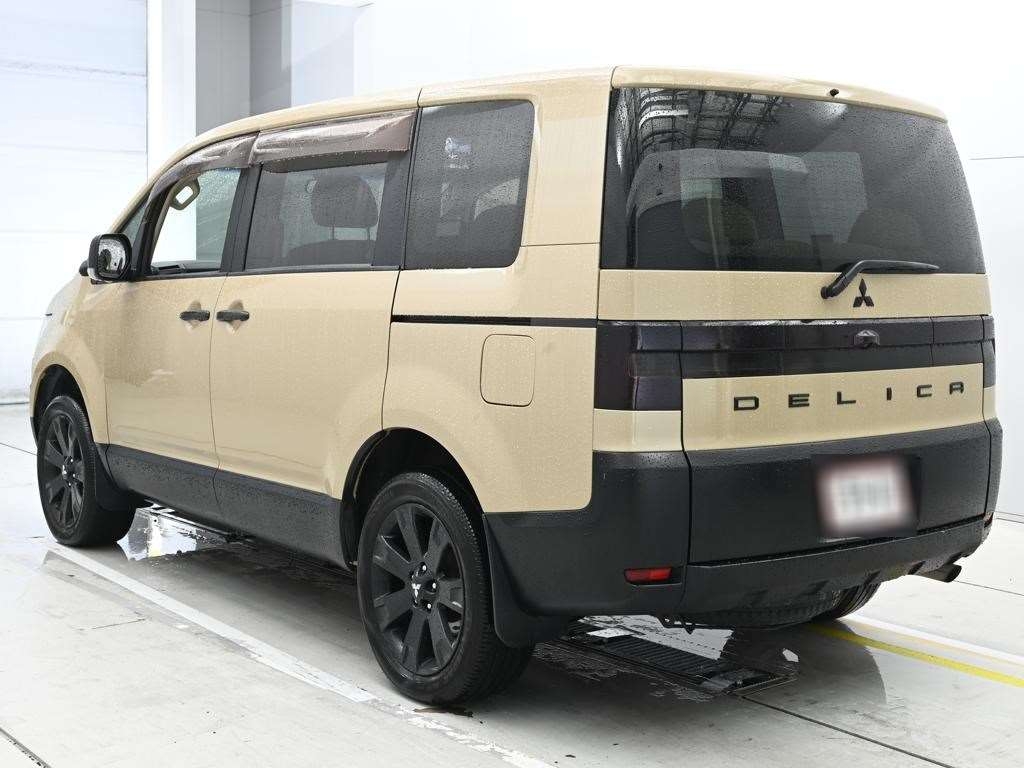 MITSUBISHI DELICA D:5