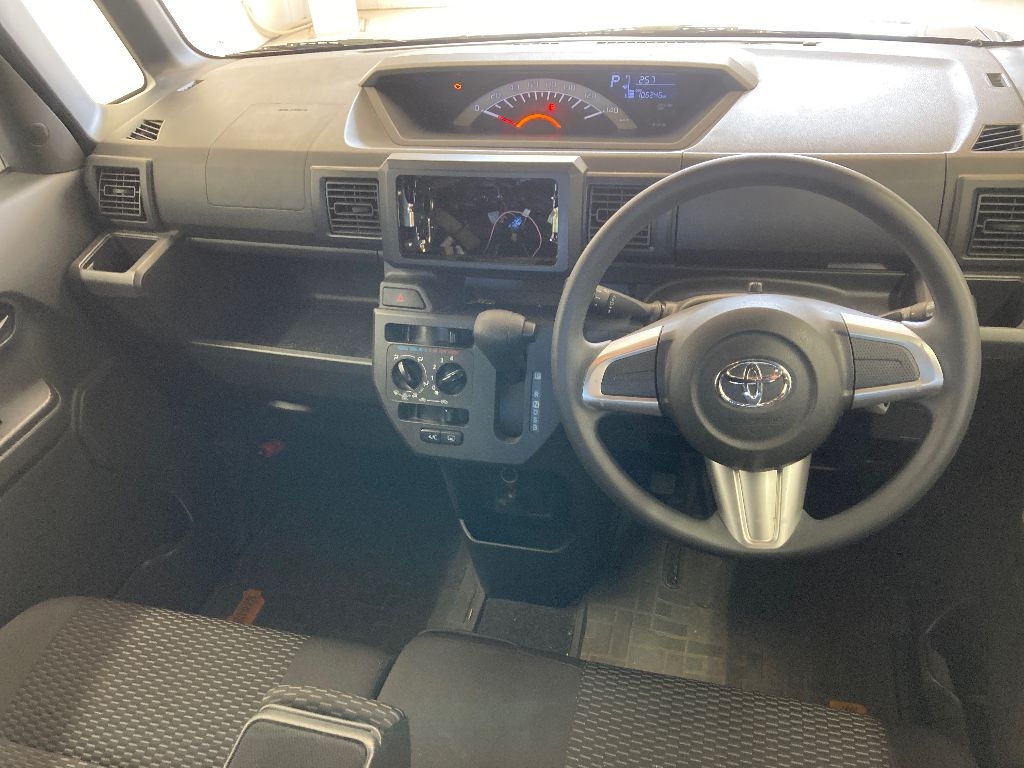 TOYOTA PIXIS MEGA