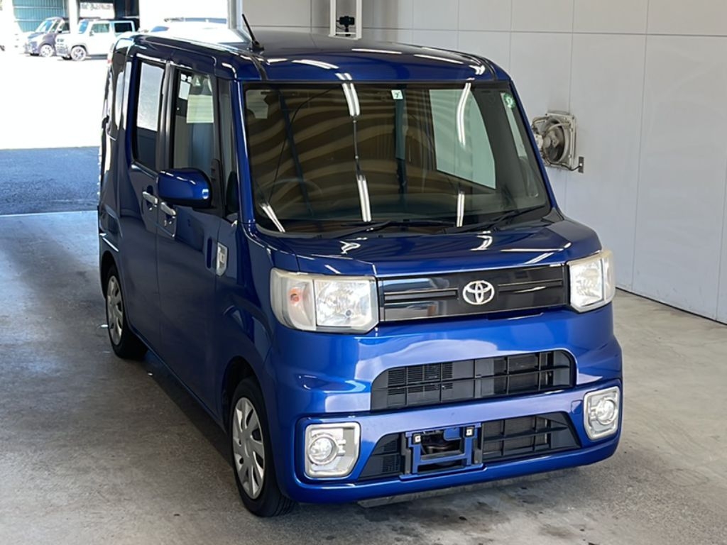 TOYOTA PIXIS MEGA