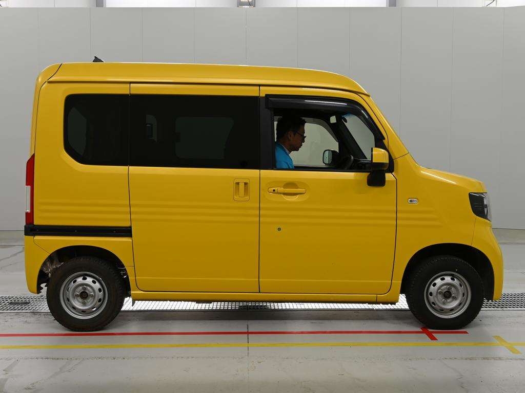 HONDA N-VAN
