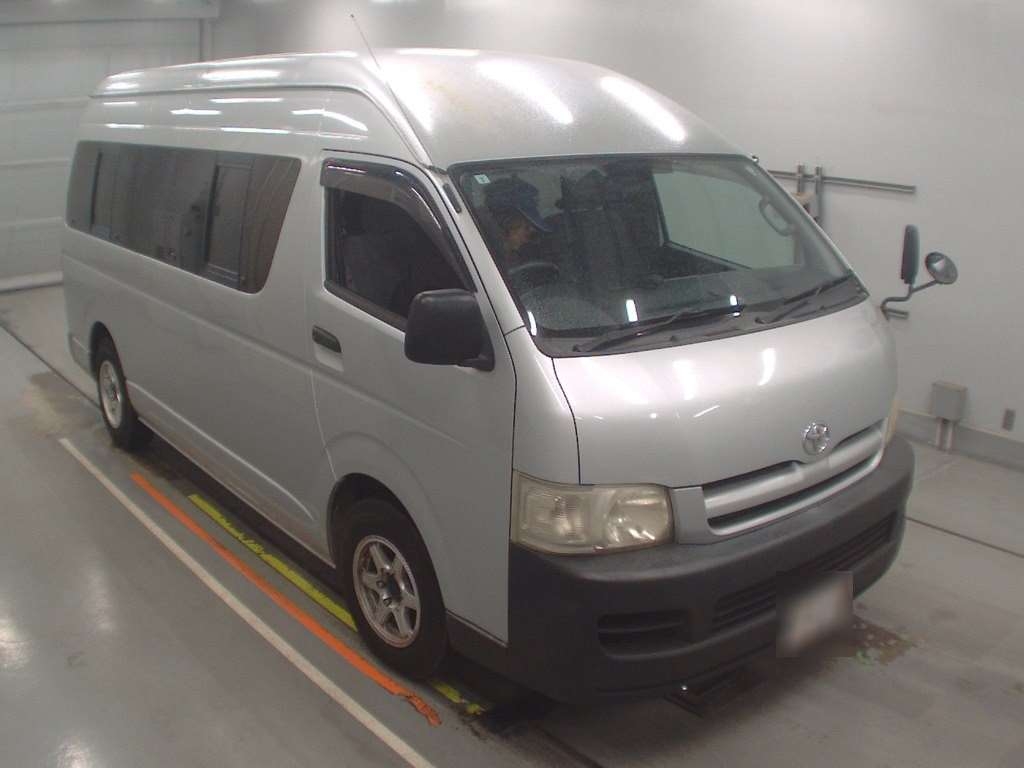 TOYOTA REGIUS ACE