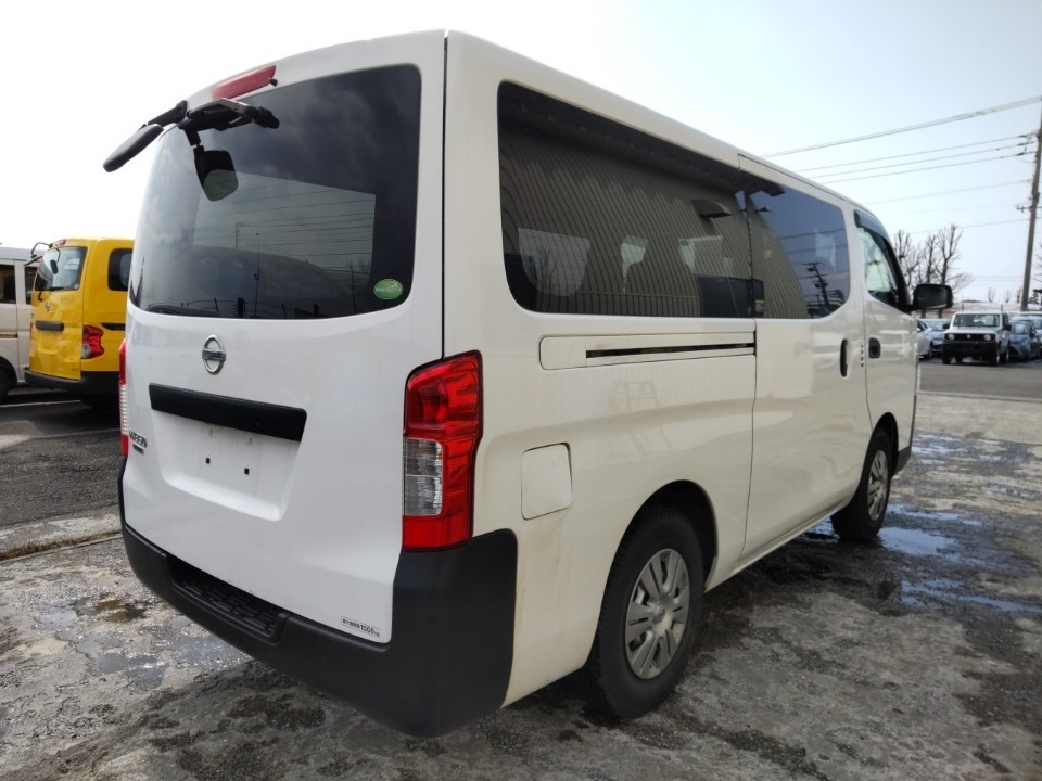 NISSAN NV350 CARAVAN