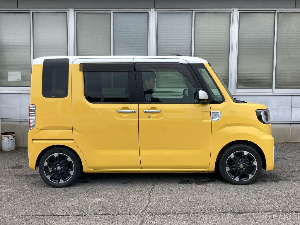 DAIHATSU WAKE