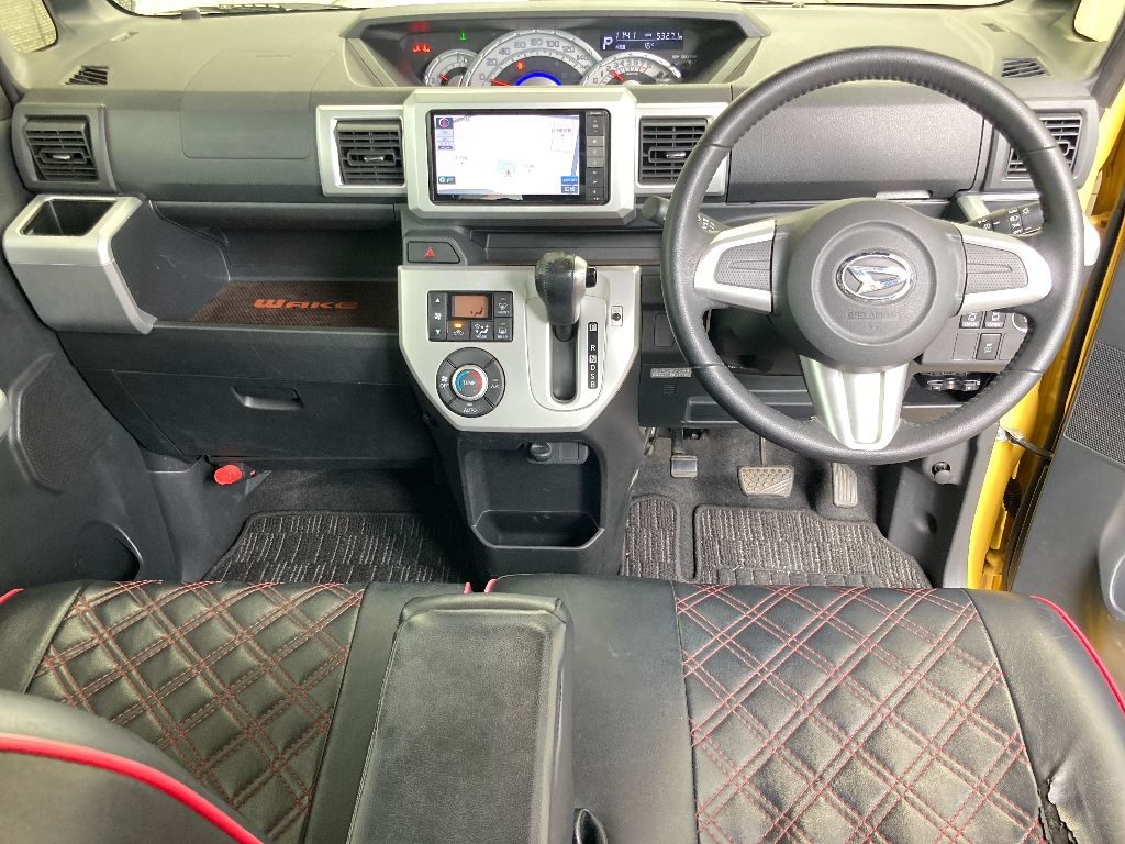 DAIHATSU WAKE
