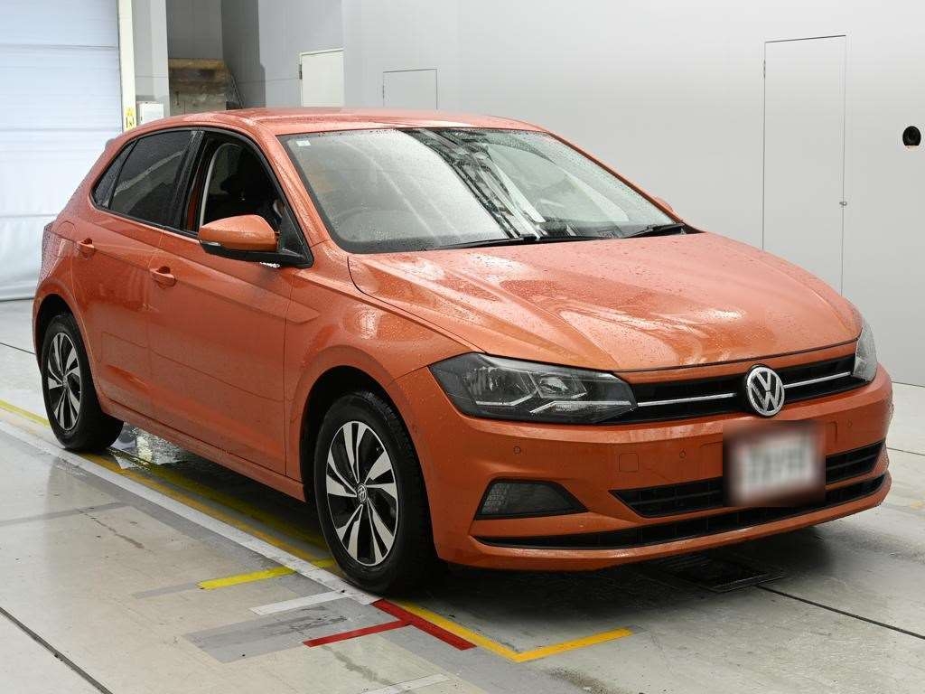 VOLKSWAGEN POLO