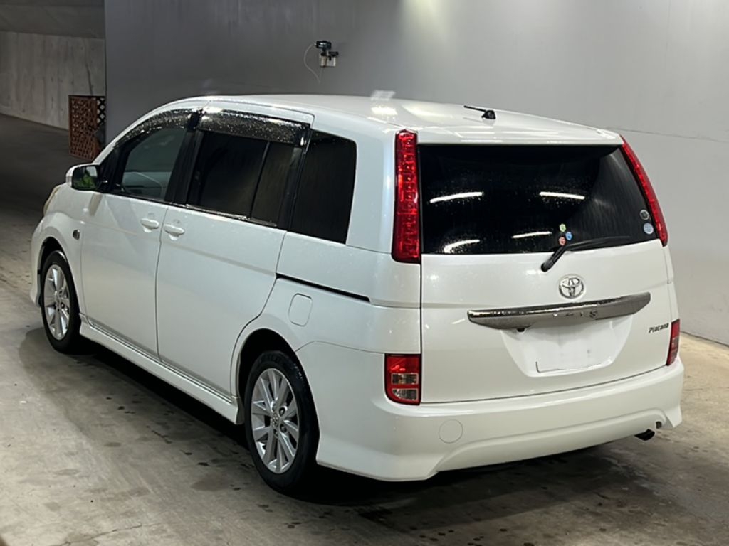 TOYOTA ISIS