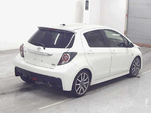 TOYOTA VITZ