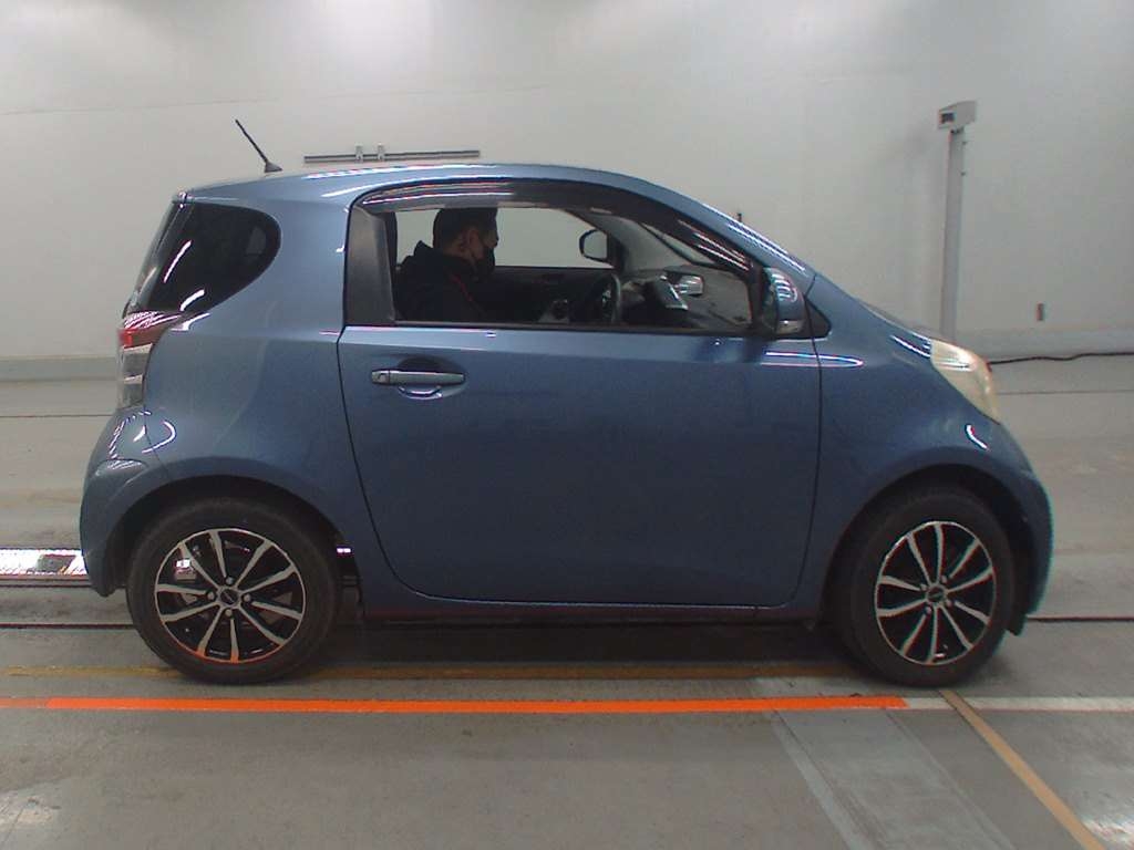 TOYOTA IQ