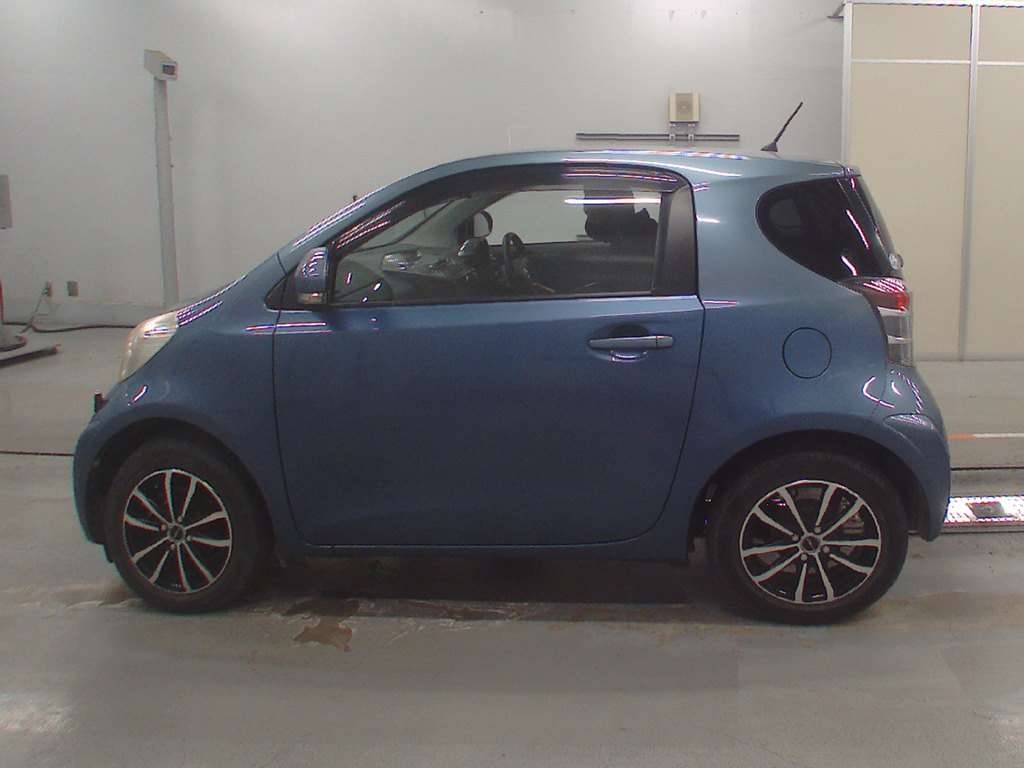 TOYOTA IQ