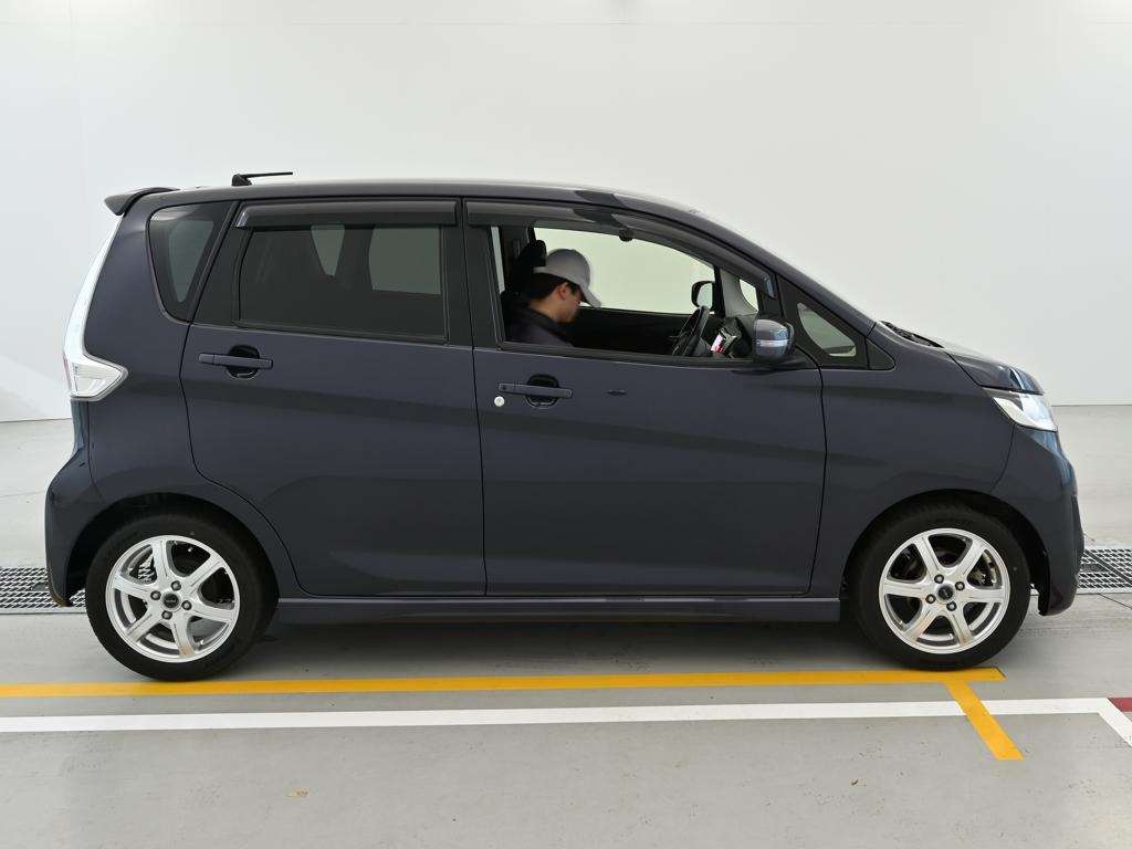 MITSUBISHI EK CUSTOM