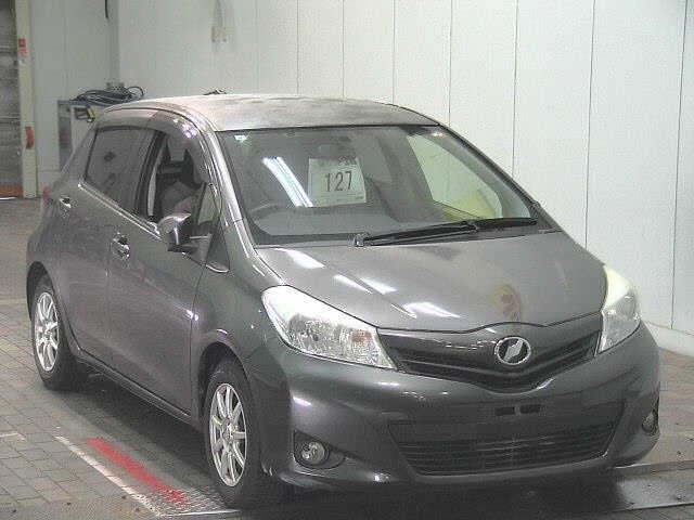 TOYOTA VITZ