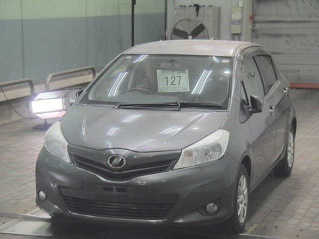 TOYOTA VITZ