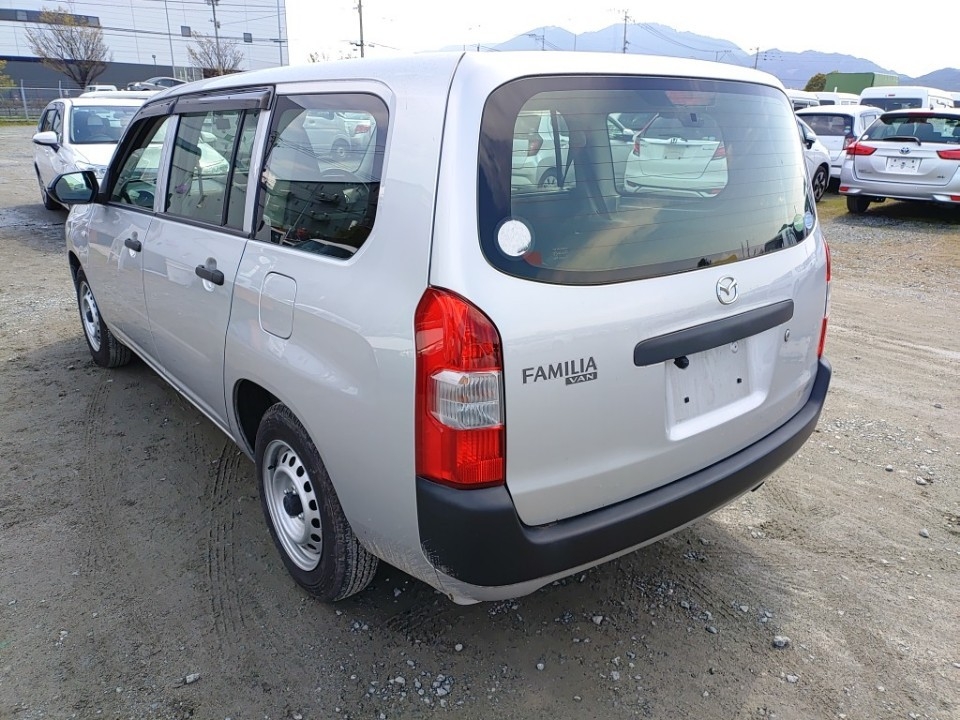 MAZDA FAMILIA
