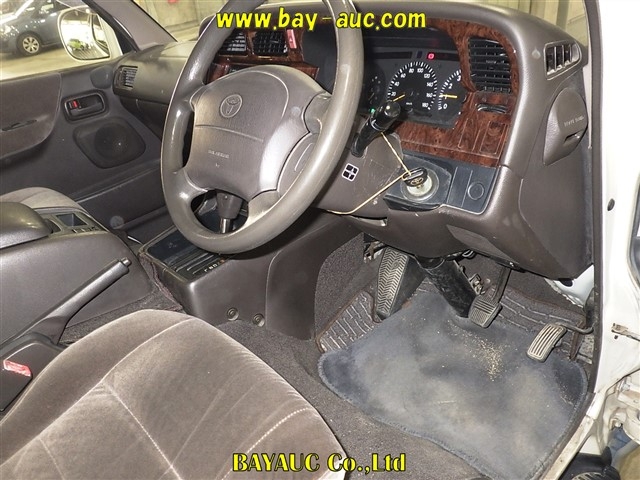 TOYOTA HIACE
