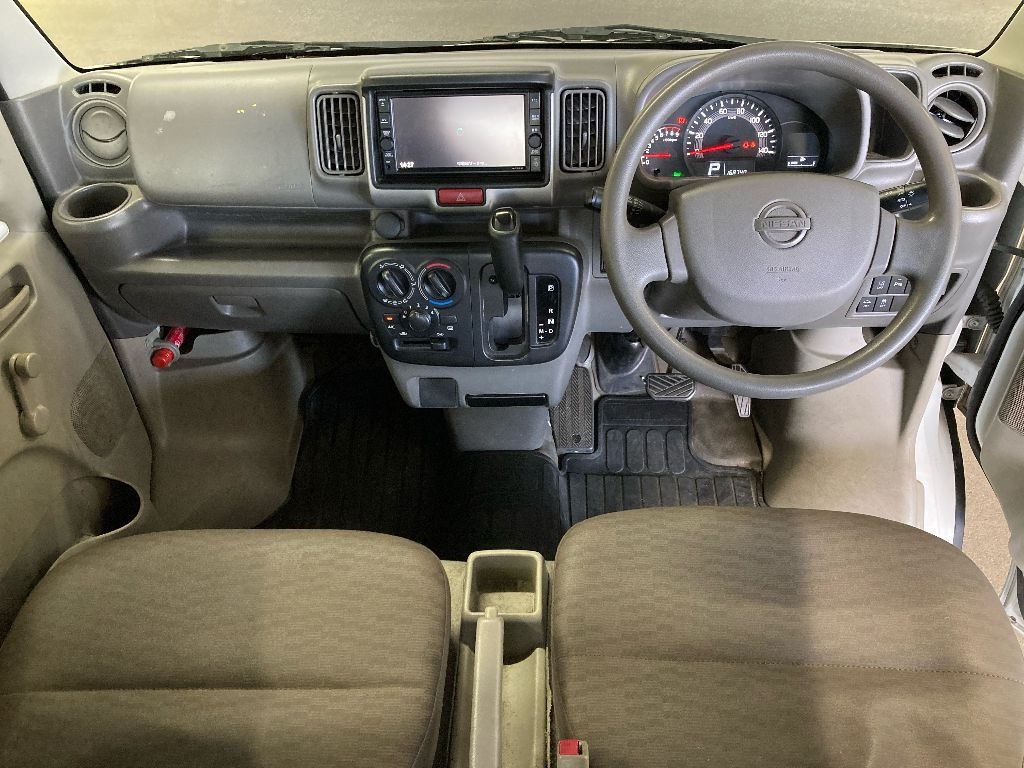 NISSAN NV100 CLIPPER