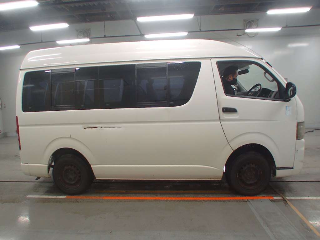 TOYOTA REGIUS ACE