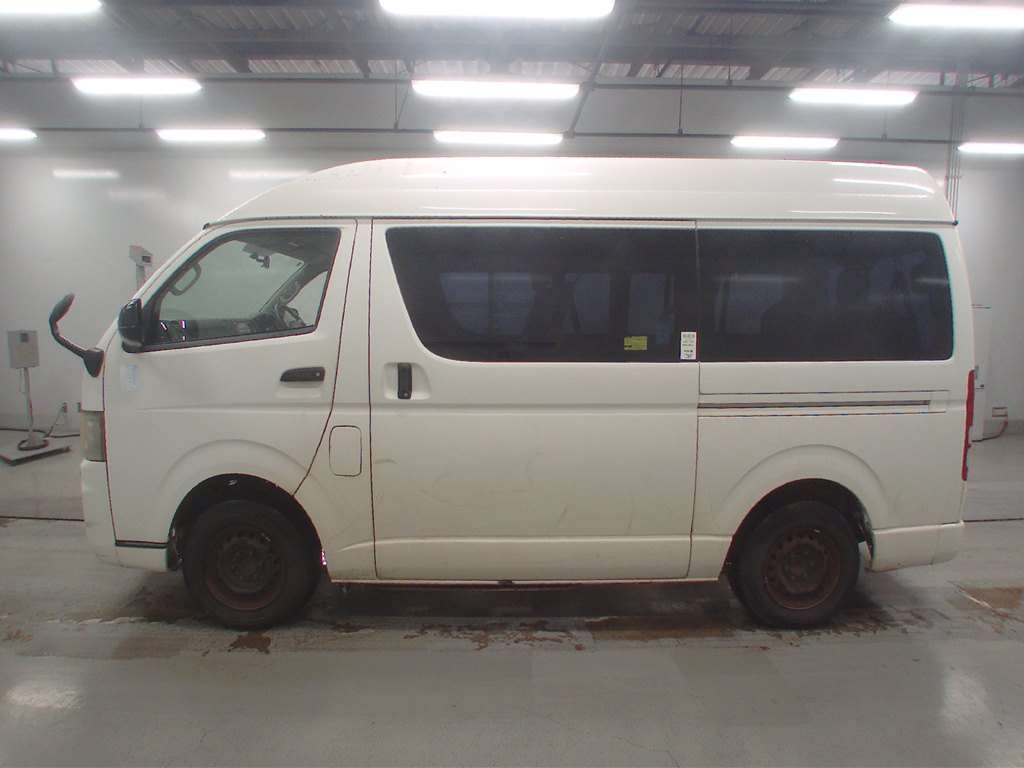 TOYOTA REGIUS ACE