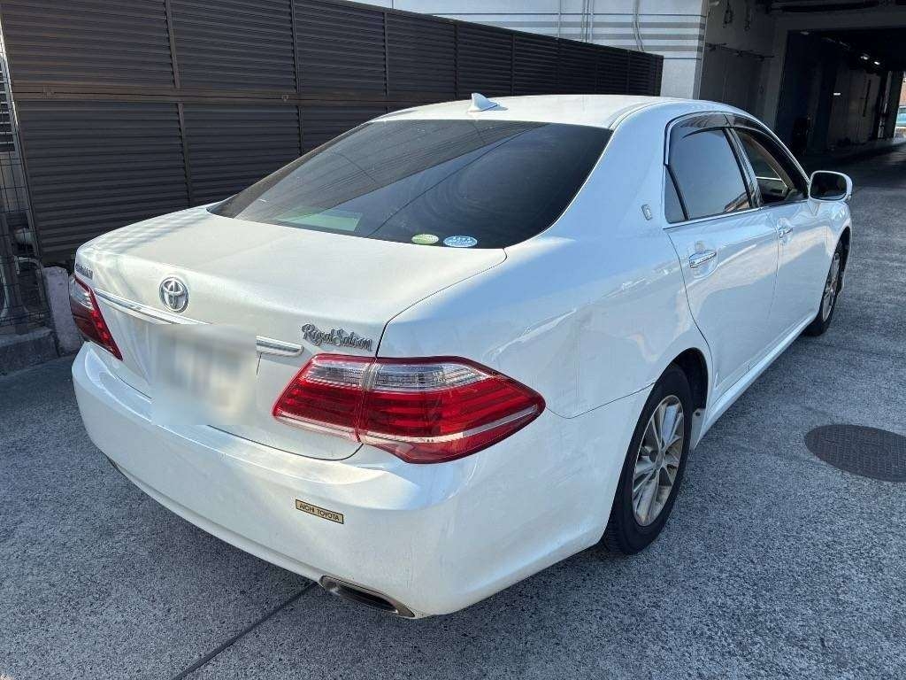 TOYOTA CROWN