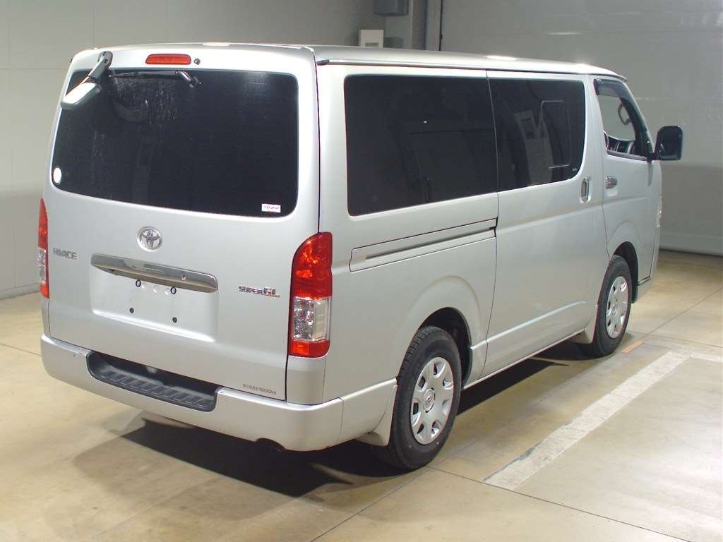 TOYOTA REGIUS ACE