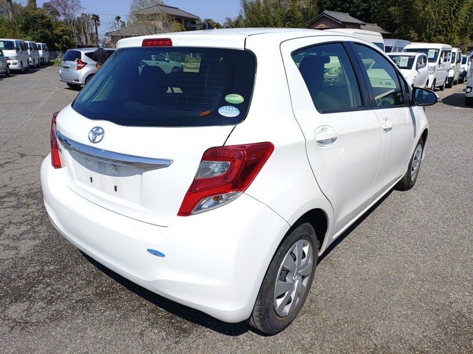 TOYOTA VITZ