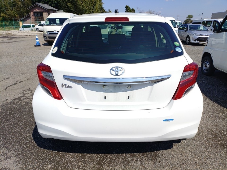TOYOTA VITZ