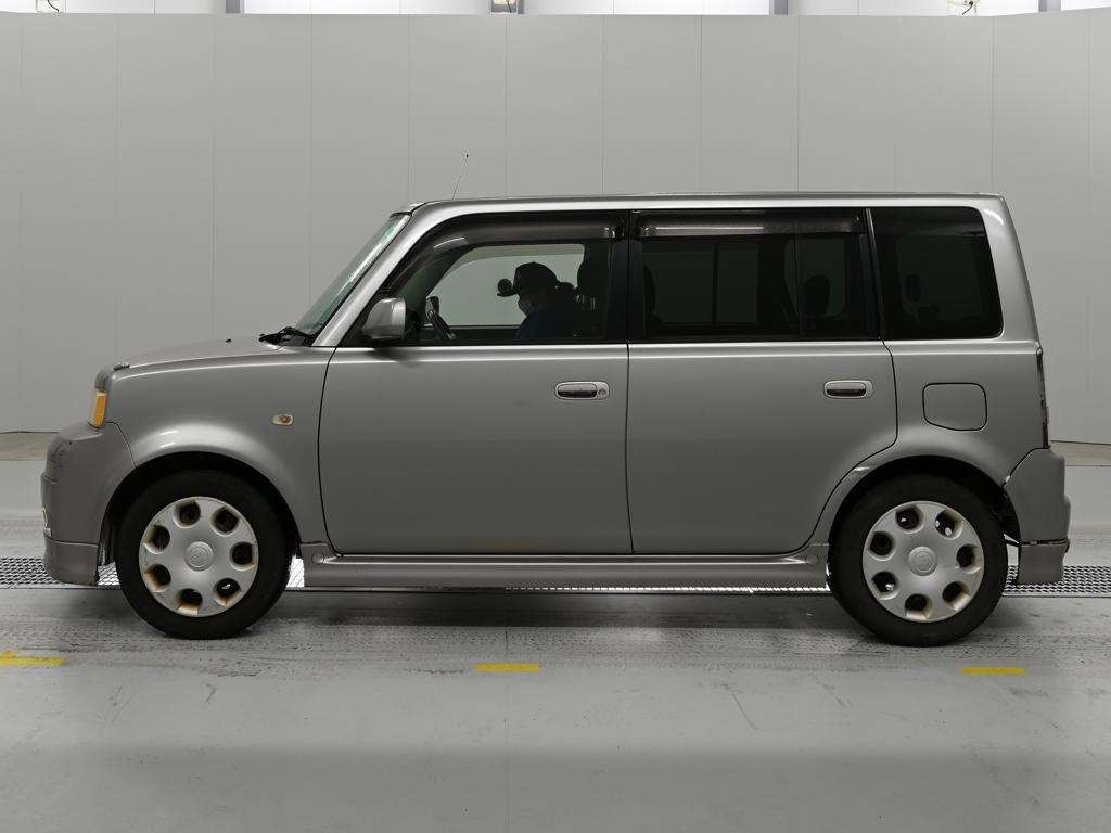TOYOTA BB