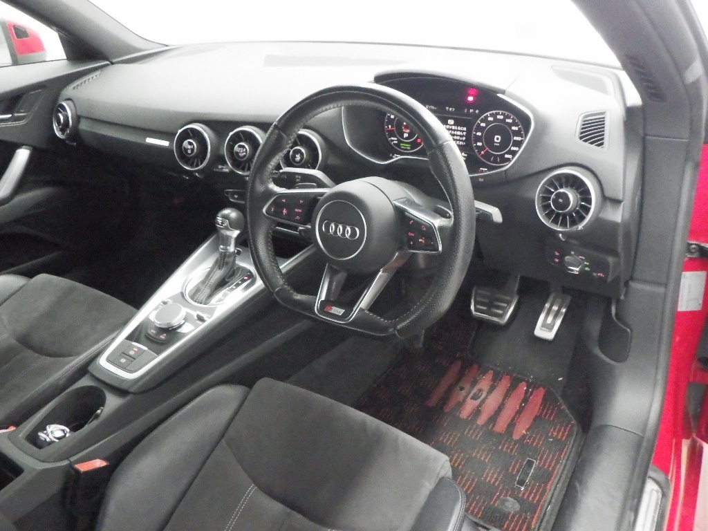 AUDI TT