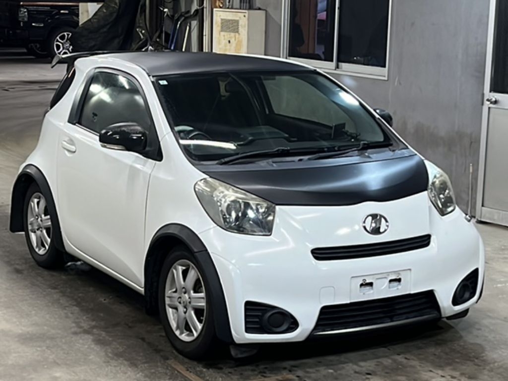 TOYOTA IQ
