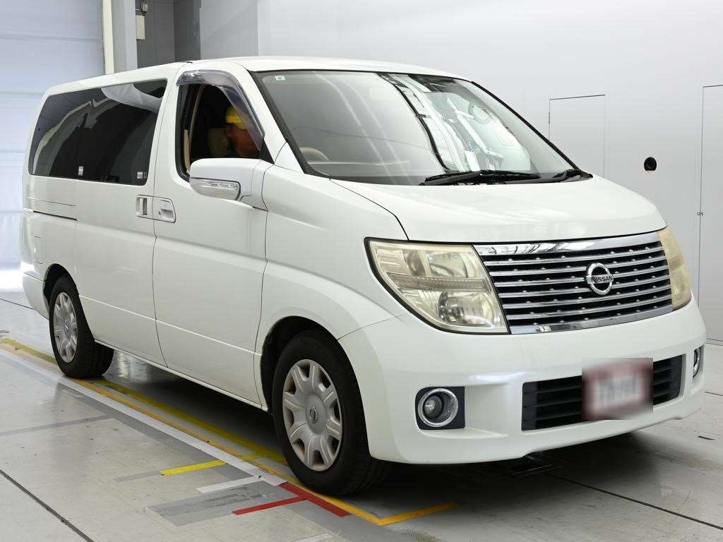 NISSAN ELGRAND