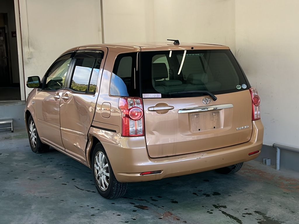 TOYOTA RAUM