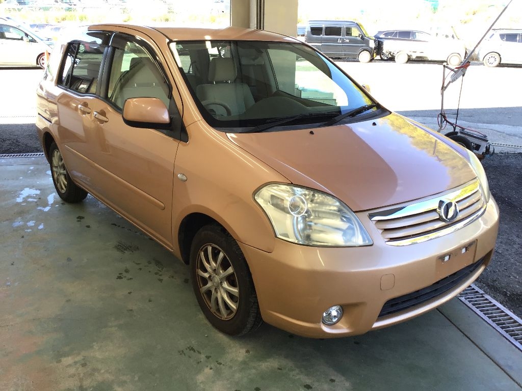 TOYOTA RAUM