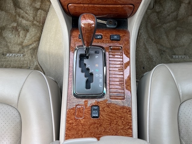 TOYOTA BREVIS