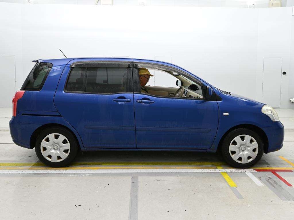 TOYOTA RAUM