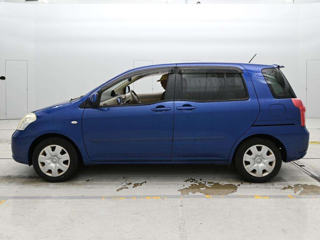 TOYOTA RAUM