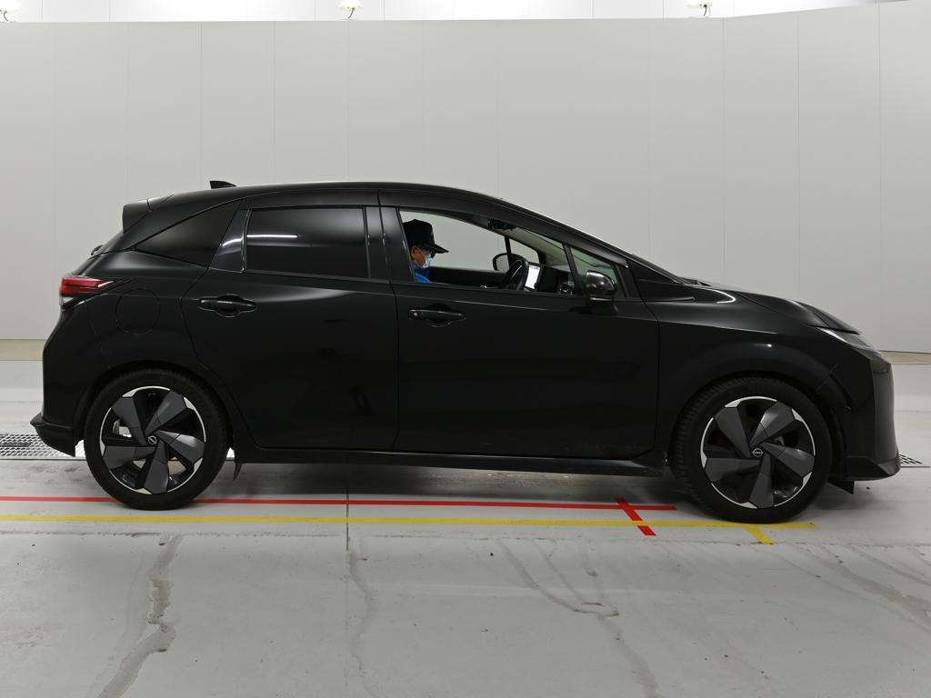 NISSAN AURA